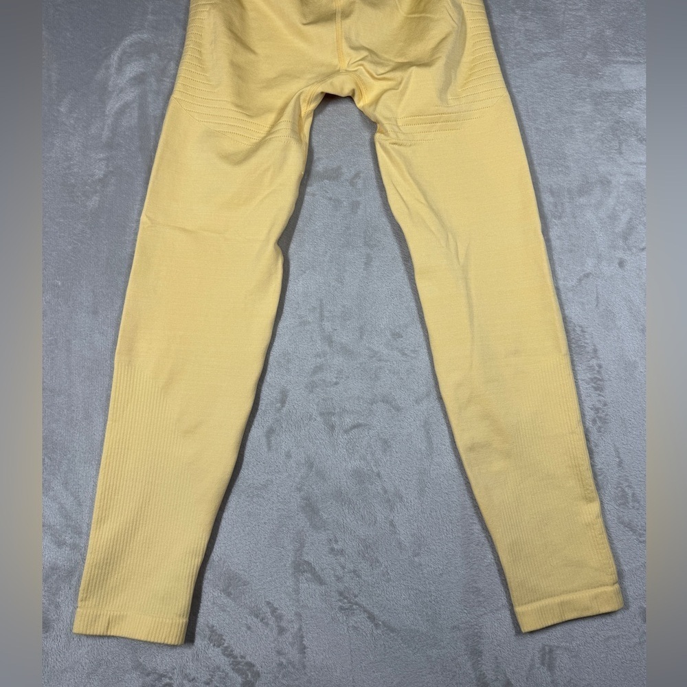 Alphalete Butter Yellow Surge Athletic Gym Leggings Size Medium - Picture 12 of 15